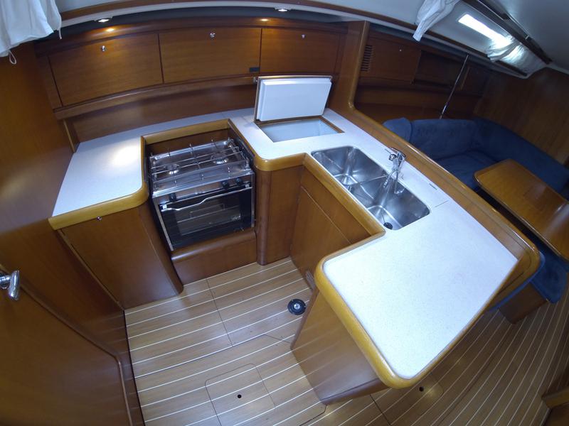 Book yachts online - sailboat - Grand Soleil 50 - Kety - rent