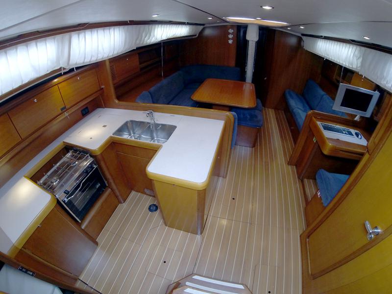 Book yachts online - sailboat - Grand Soleil 50 - Kety - rent