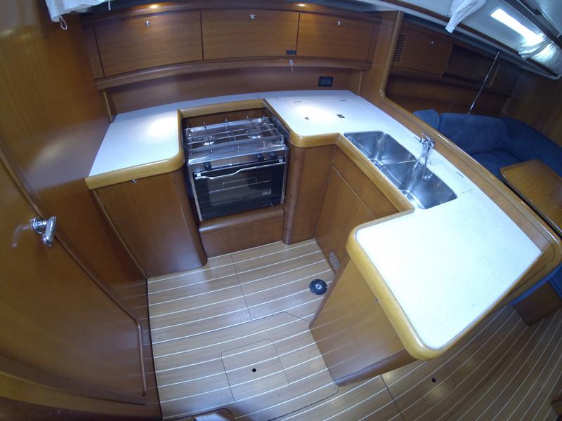 Book yachts online - sailboat - Grand Soleil 50 - Kety - rent