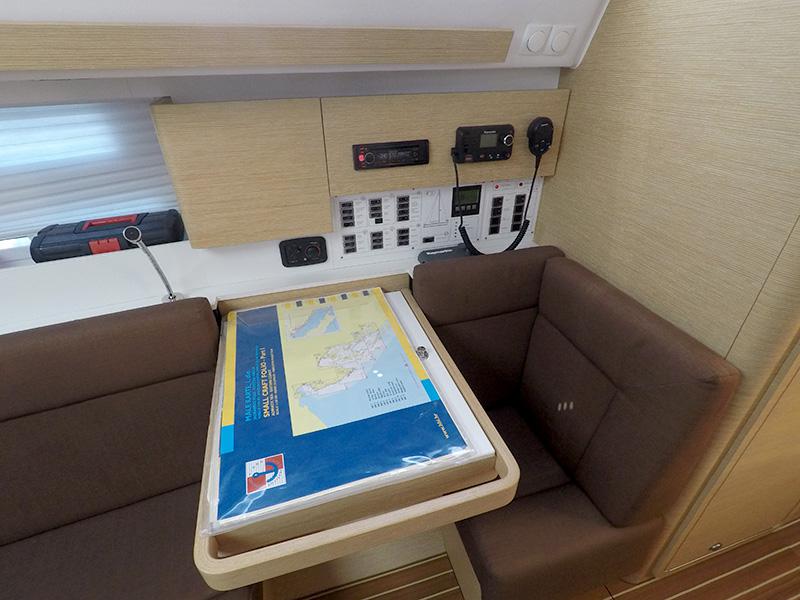 Book yachts online - sailboat - Elan 40 Impression - Silente - rent