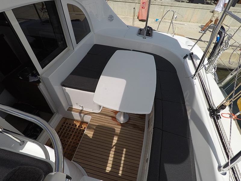 Book yachts online - catamaran - Lagoon 380 - Maya - rent