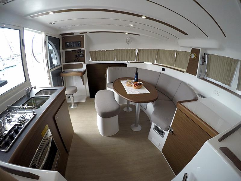 Book yachts online - catamaran - Lagoon 380 - Maya - rent