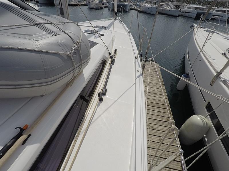 Book yachts online - sailboat - Dufour 430 GL - Magdalena - rent