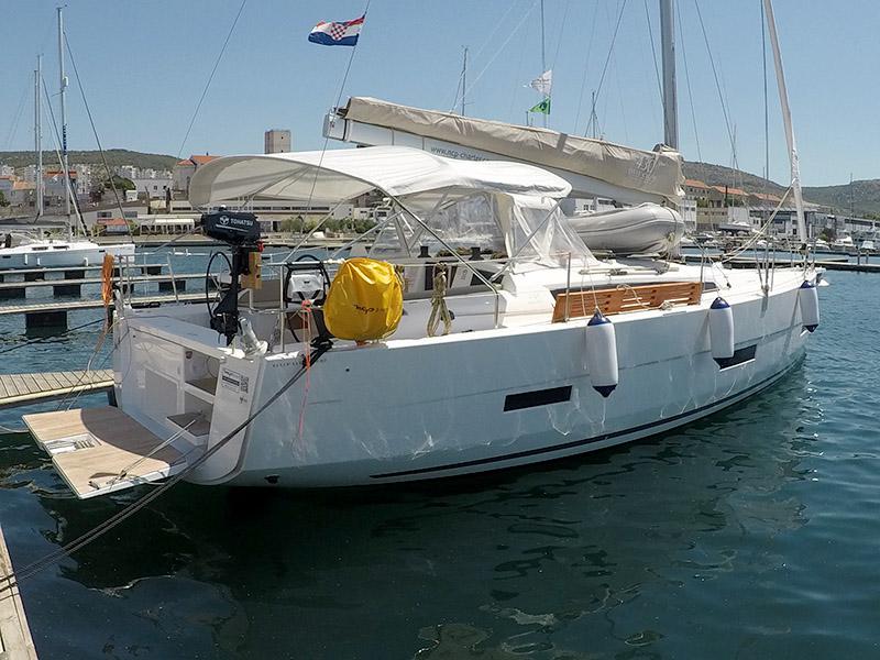 Book yachts online - sailboat - Dufour 430 GL - SWEETEST TAB00 - rent