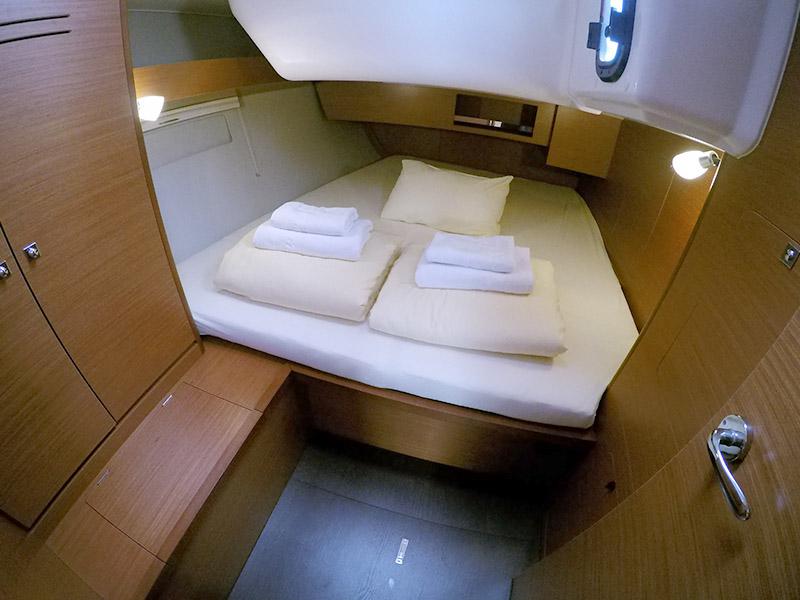 Book yachts online - sailboat - Dufour 430 GL - SWEETEST TAB00 - rent