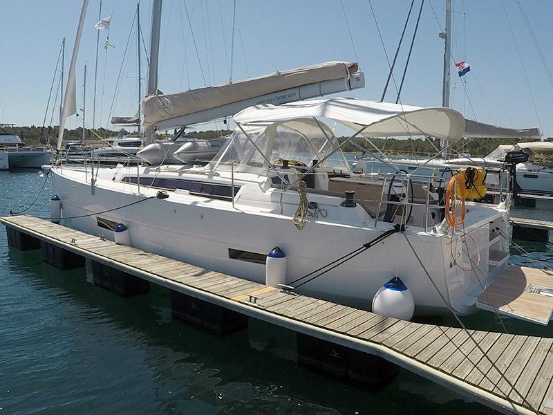 Book yachts online - sailboat - Dufour 430 GL - SWEETEST TAB00 - rent