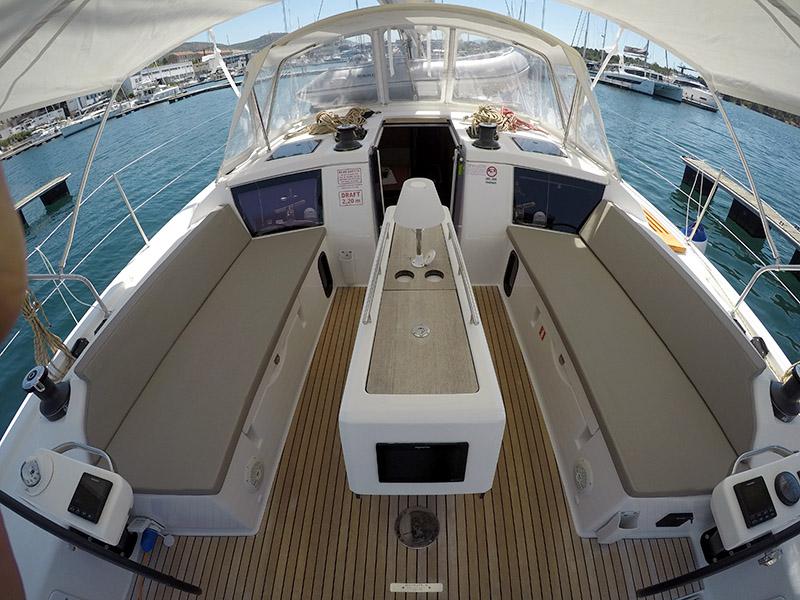 Book yachts online - sailboat - Dufour 430 GL - SWEETEST TAB00 - rent