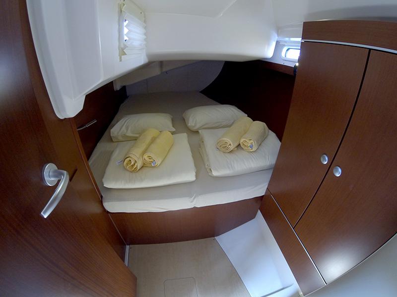 Book yachts online - sailboat - Hanse 385 - Ariel - rent
