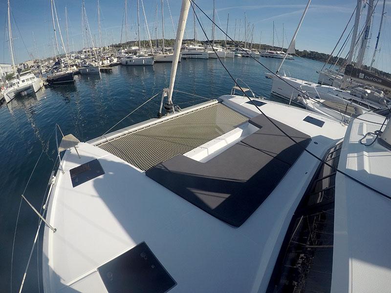 Book yachts online - catamaran - Fountaine Pajot Astréa 42 - Imagine - rent