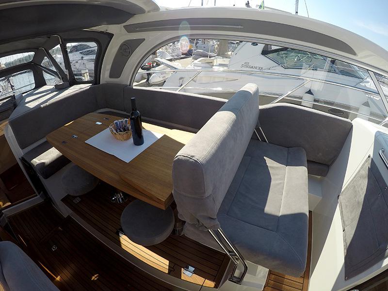 Book yachts online - motorboat - Marex 320 ACC - Aurora - rent