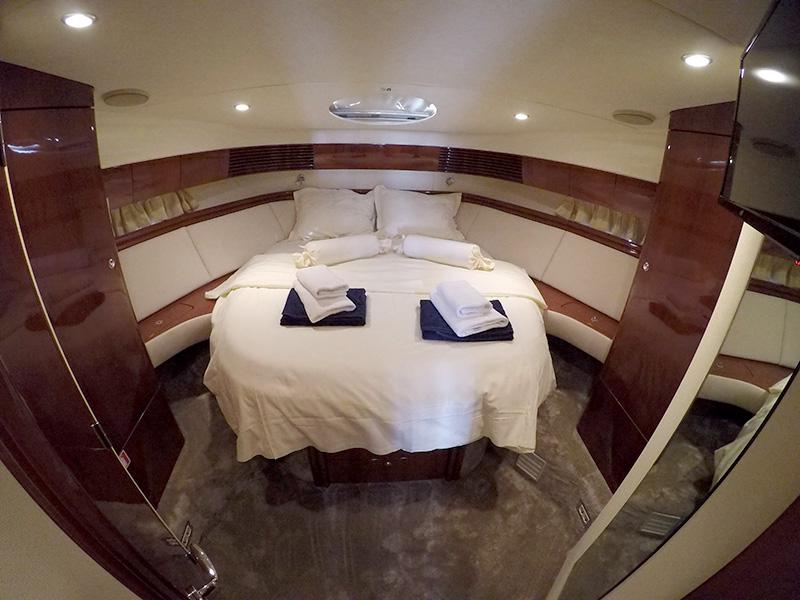 Book yachts online - motorboat - Fairline Phantom 50 - Luna IV - rent