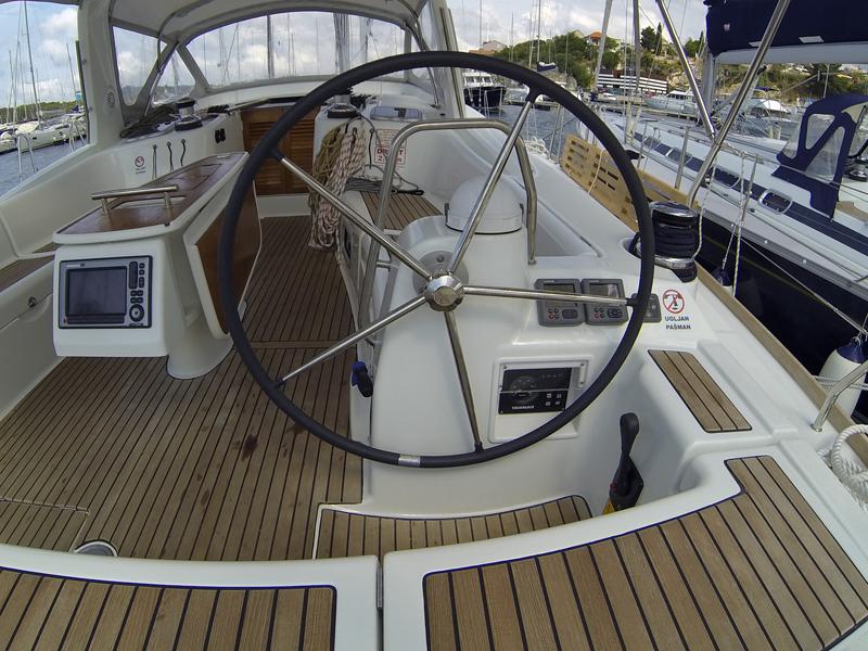 Book yachts online - sailboat - Oceanis 50 - Pika II - rent