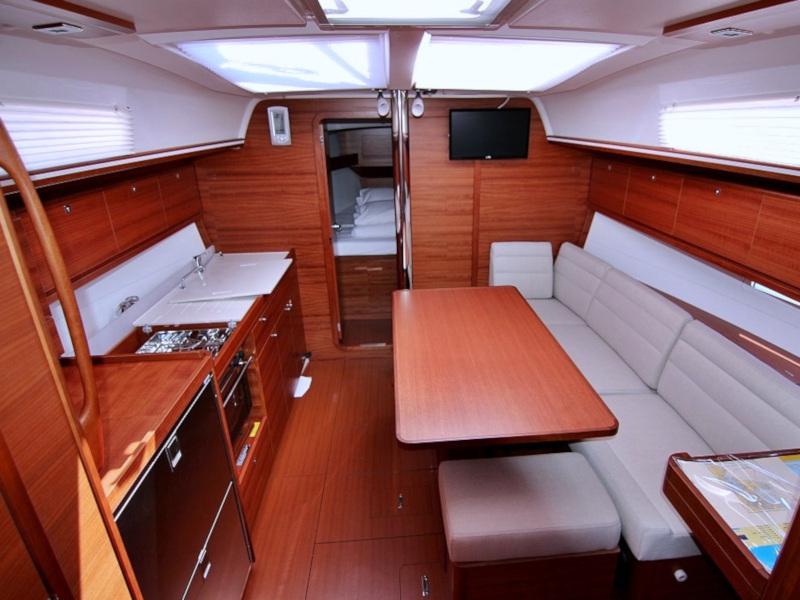 Book yachts online - sailboat - DUFOUR 382 BT - LOUISE - rent