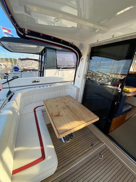 Book yachts online - motorboat - Nimbus 365 Coupé - FOURLUX - rent