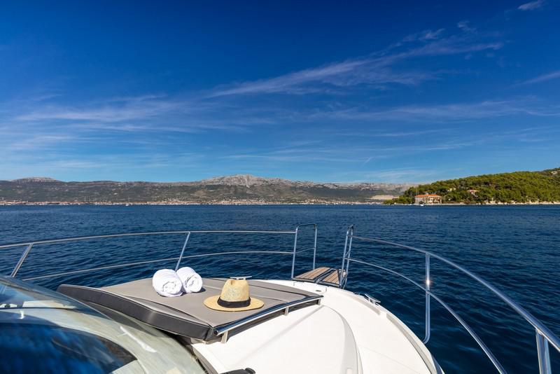 Book yachts online - motorboat - Jeanneau Merry Fisher 895 - EMANUEL - rent