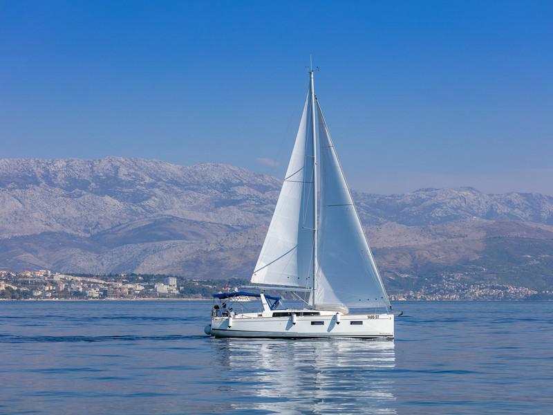 Book yachts online - sailboat - Beneteau Oceanis 38.1 - ANIMA MARIS 3 - rent
