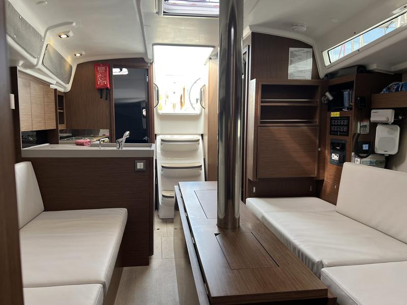 Book yachts online - sailboat - Oceanis 34.1 - S/Y Aria - rent
