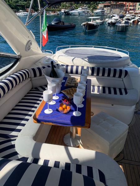 Book yachts online - motorboat - Predator 60 - MAGIC SUN S60 Sunseeker - rent