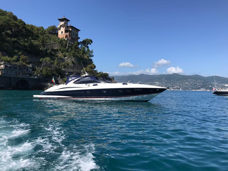 Book yachts online - motorboat - Predator 60 - MAGIC SUN S60 Sunseeker - rent