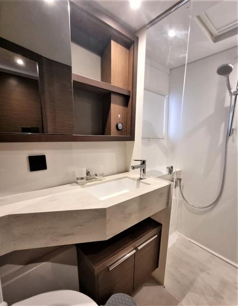 Book yachts online - catamaran - Lagoon 46 Owners Version - Free Bird II - rent