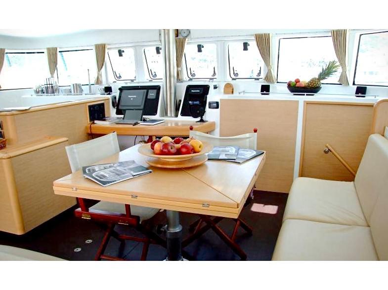 Book yachts online - catamaran - Lagoon 500 - Infinity - rent