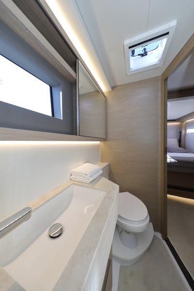 Book yachts online - catamaran - Lagoon 51 - owner version - SERENDIPITY - rent
