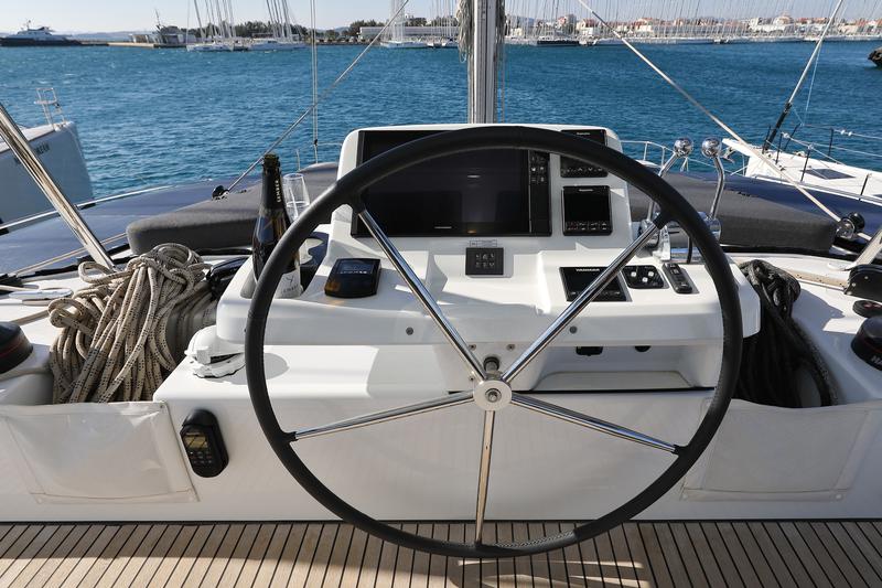 Book yachts online - catamaran - Lagoon 51 - owner version - SERENDIPITY - rent