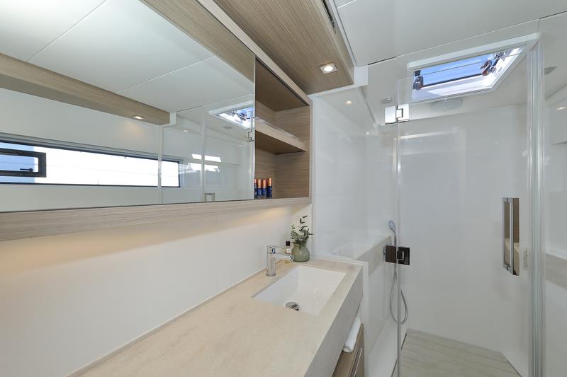 Book yachts online - catamaran - Lagoon 51 - owner version - SERENDIPITY - rent