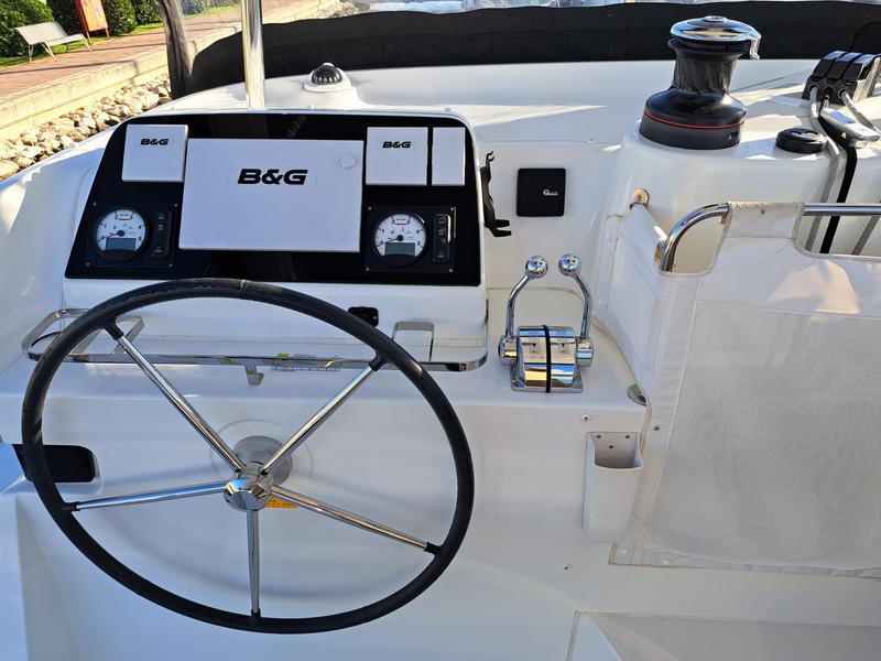 Book yachts online - catamaran - Lagoon 42 - LILA - NEW IN FLEET  - rent