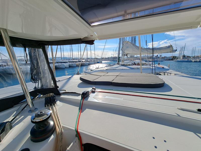 Book yachts online - catamaran - Lagoon 42 - LILA - NEW IN FLEET  - rent