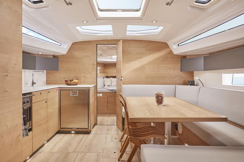 Book yachts online - sailboat - Elan Impression 43 NEW - SUPREME - rent