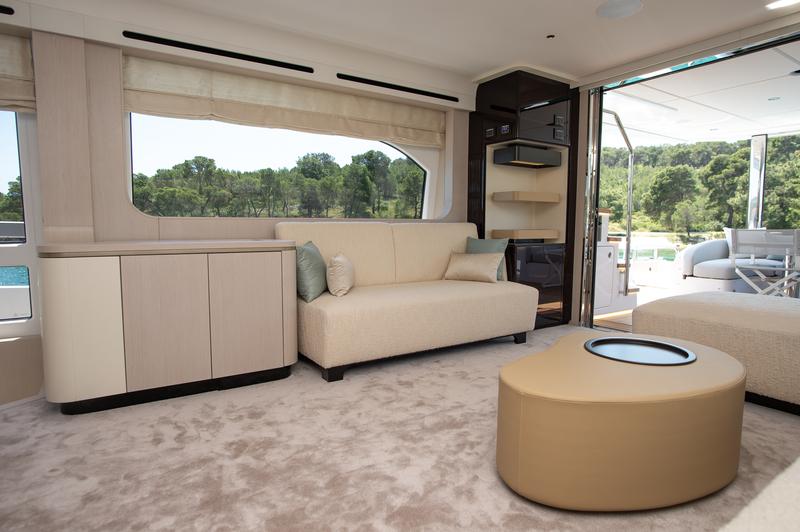 Book yachts online - motorboat - Azimut 78 Fly - PREWI - rent