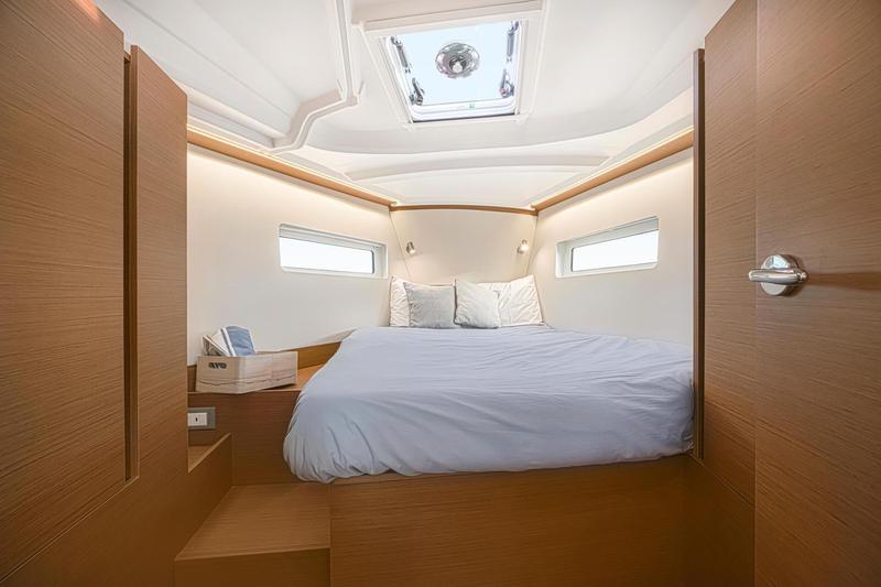 Book yachts online - sailboat - Sun Odyssey 380 - Lidija - rent
