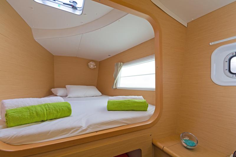 Book yachts online - catamaran - Lagoon 380 S2 - Cataki - rent