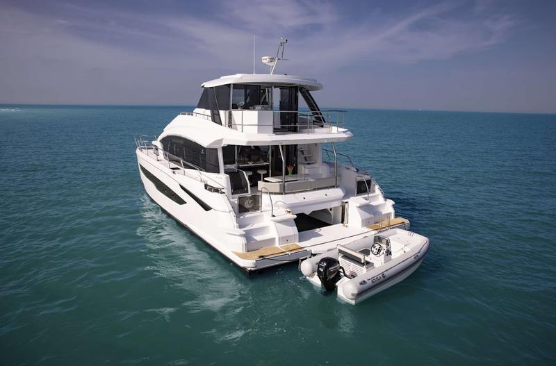 Book yachts online - powercatamaran - Aquila 54 - Explorion - rent