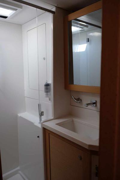 Book yachts online - catamaran - Lagoon 450 F - Irida VI - rent