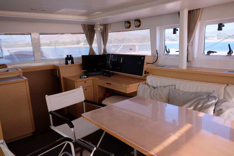 Book yachts online - catamaran - Lagoon 450 F - Irida VI - rent