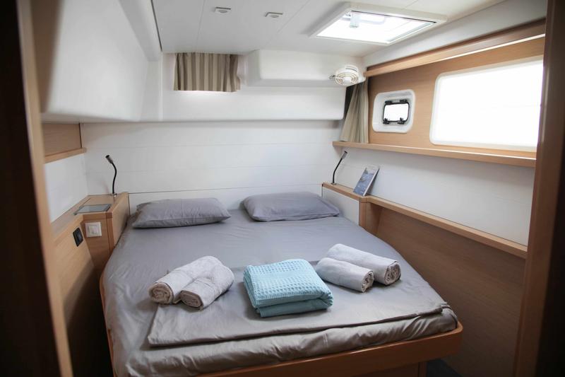 Book yachts online - catamaran - Lagoon 450 F - Irida VI - rent