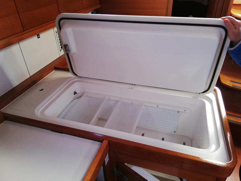 Book yachts online - sailboat - Dufour 450 Owner version - My Life - rent
