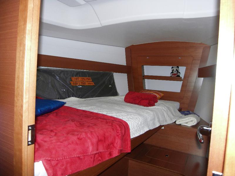 Book yachts online - sailboat - Dufour 375 - Caretta - rent