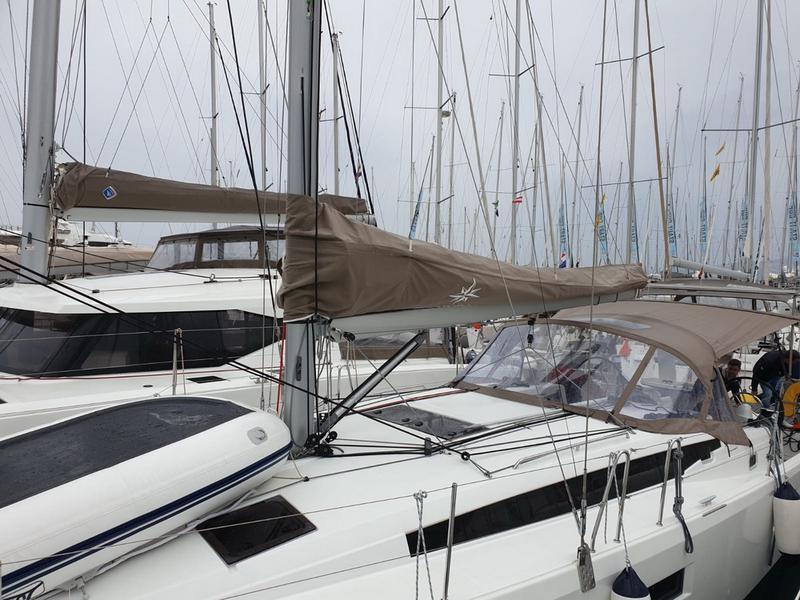 Book yachts online - sailboat - Sun Odyssey 410 - Jutisa - rent