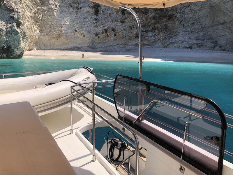 Book yachts online - powercatamaran - Queensland 55 - ACTIUM IV - rent