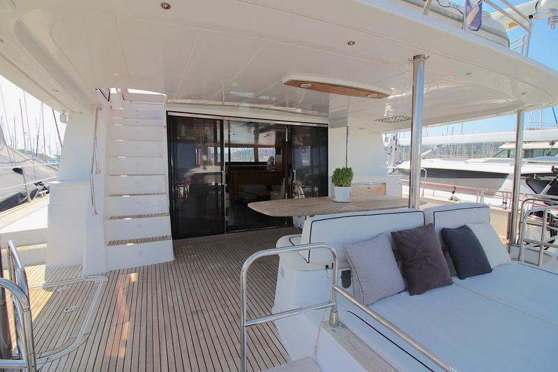 Book yachts online - powercatamaran - Queensland 55 - ACTIUM IV - rent