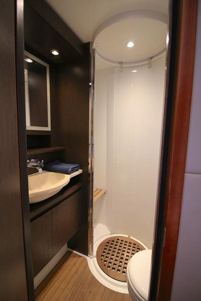 Book yachts online - powercatamaran - Queensland 55 - ACTIUM IV - rent