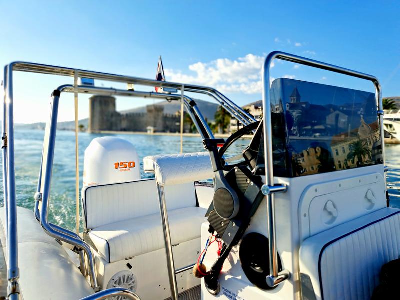 Book yachts online - motorboat - Prestige Ranger 600 - Niky - rent