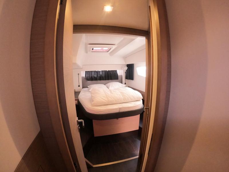 Book yachts online - catamaran - Astréa 42 - Gabian - rent