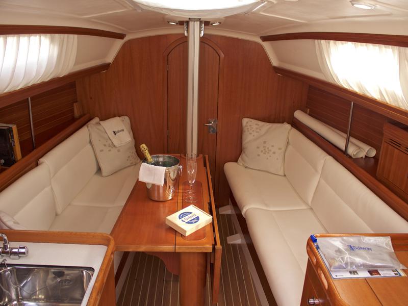 Book yachts online - sailboat - Elan 31 Performance - Sailway Tres - rent