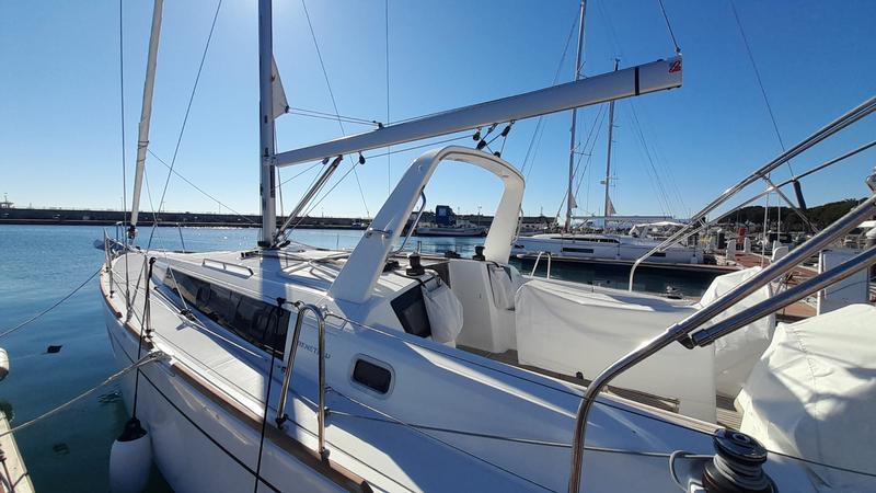 Book yachts online - sailboat - Oceanis 38.1 - TRITON - rent