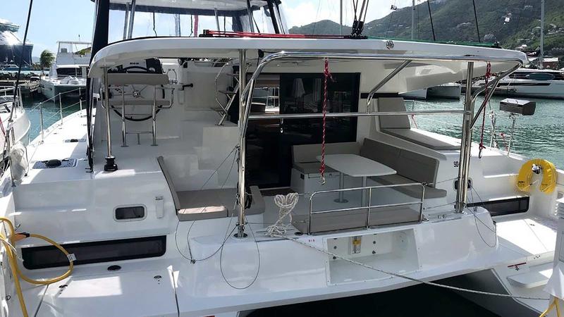 Book yachts online - catamaran - Sunsail Lagoon 424 - Sunsail Lagoon 424 (2020) - rent