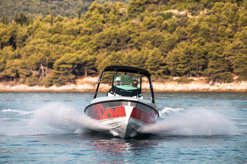 Book yachts online - motorboat - Saxdor 200 Sport - 115 Mercury - Big Wave - rent